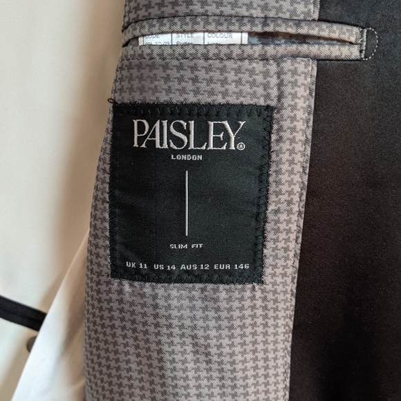 Boys Tuxedo - Picture 2 of 5